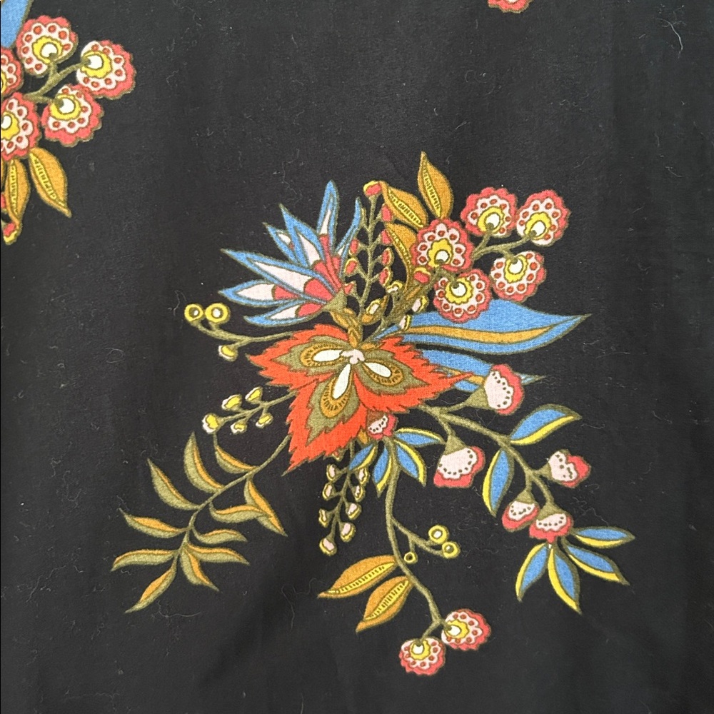 LOFT Black Floral Blouse with Puff Sleeves - Picture 7 of 9